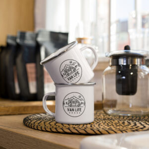 Perfekt für Camper & Abenteurer! Die VAN LIFE Tasse bringt echtes Outdoor-Feeling in deinen Alltag. Jetzt entdecken & bestellen!